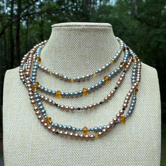 Elegant Multicolor Pearl Necklace - Picture 1 of 2